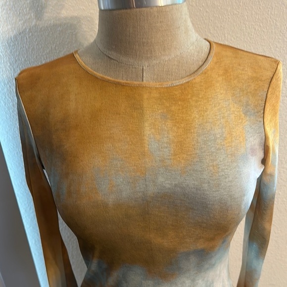 ZARA W/B COLLECTION FITTED GOLD & YELLOW BLOUSE ARTISTIC DESIGN GUC SZ S - Picture 2 of 9